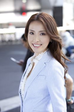 从后面抱着妈妈突然脸一红